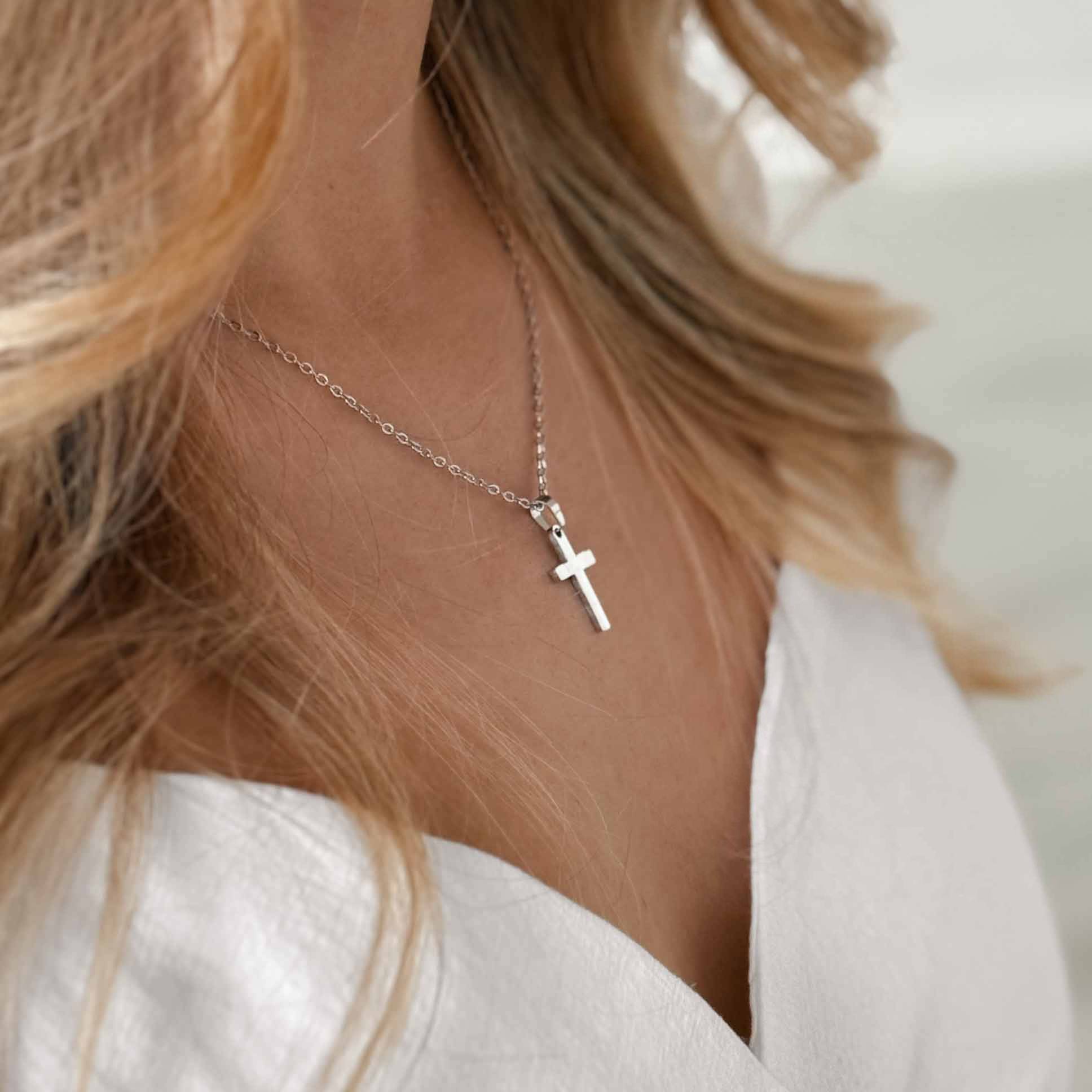 Christliche_Kreuzkette-Maenner-Frauen wasserfest