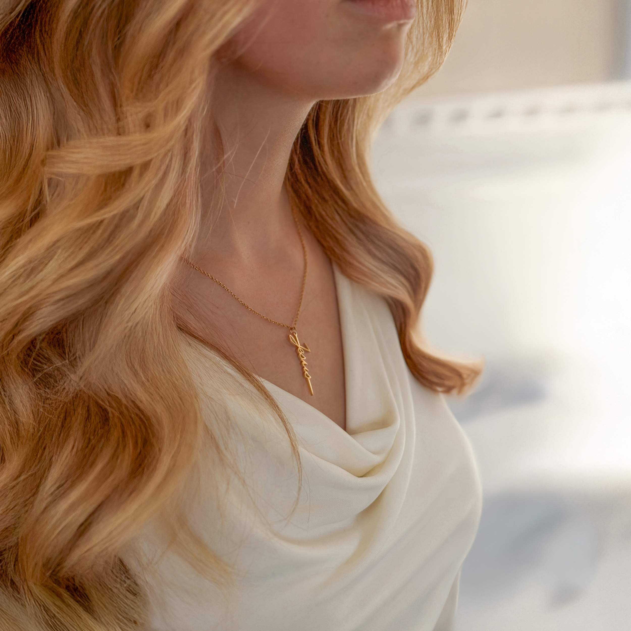 Halskette mit Jesus Schriftzug zur Firmung kaufen