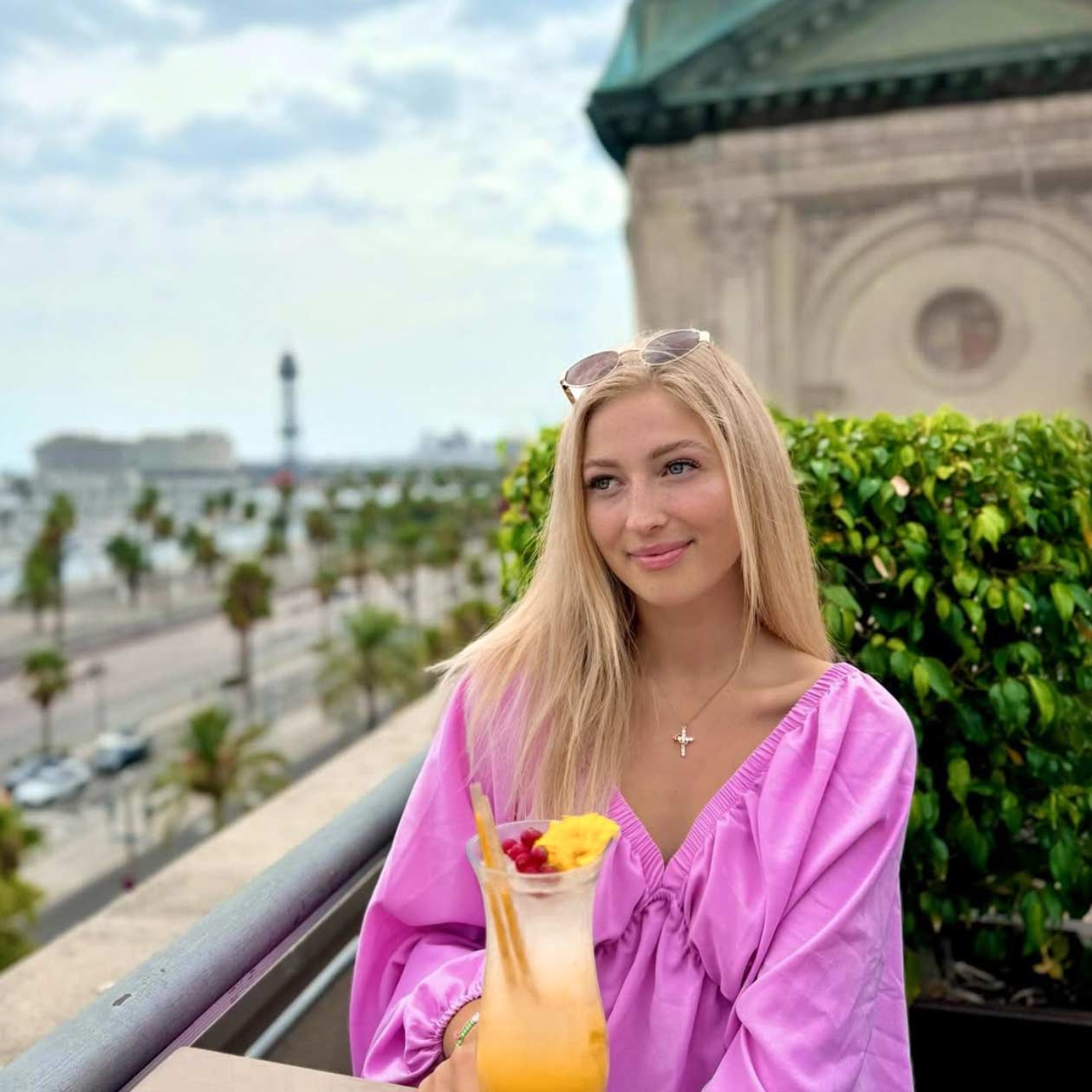 Kreuz-Krone-Halskette-gold