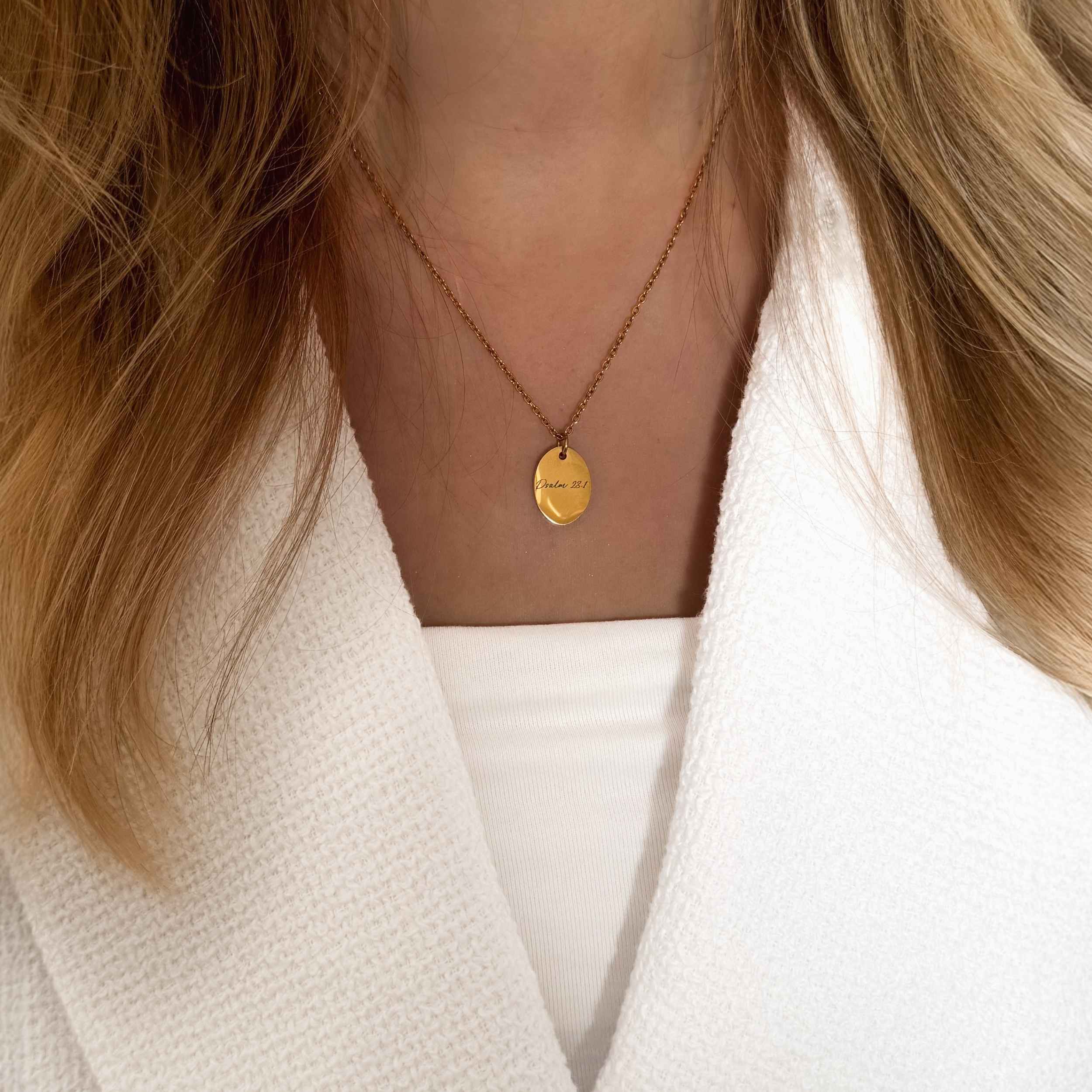 Halskette personalisiert mit Bibelvers als Geschenk zur Taufe für Frauen und Mädchen in gold