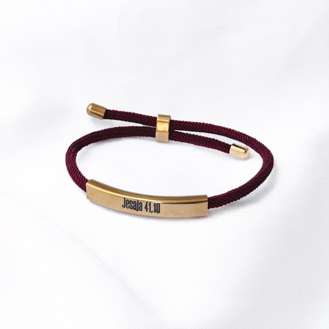 Armband mit Bordeau rotem Band und Goldener Gravurplatte Bibelvers personalisiert individuell