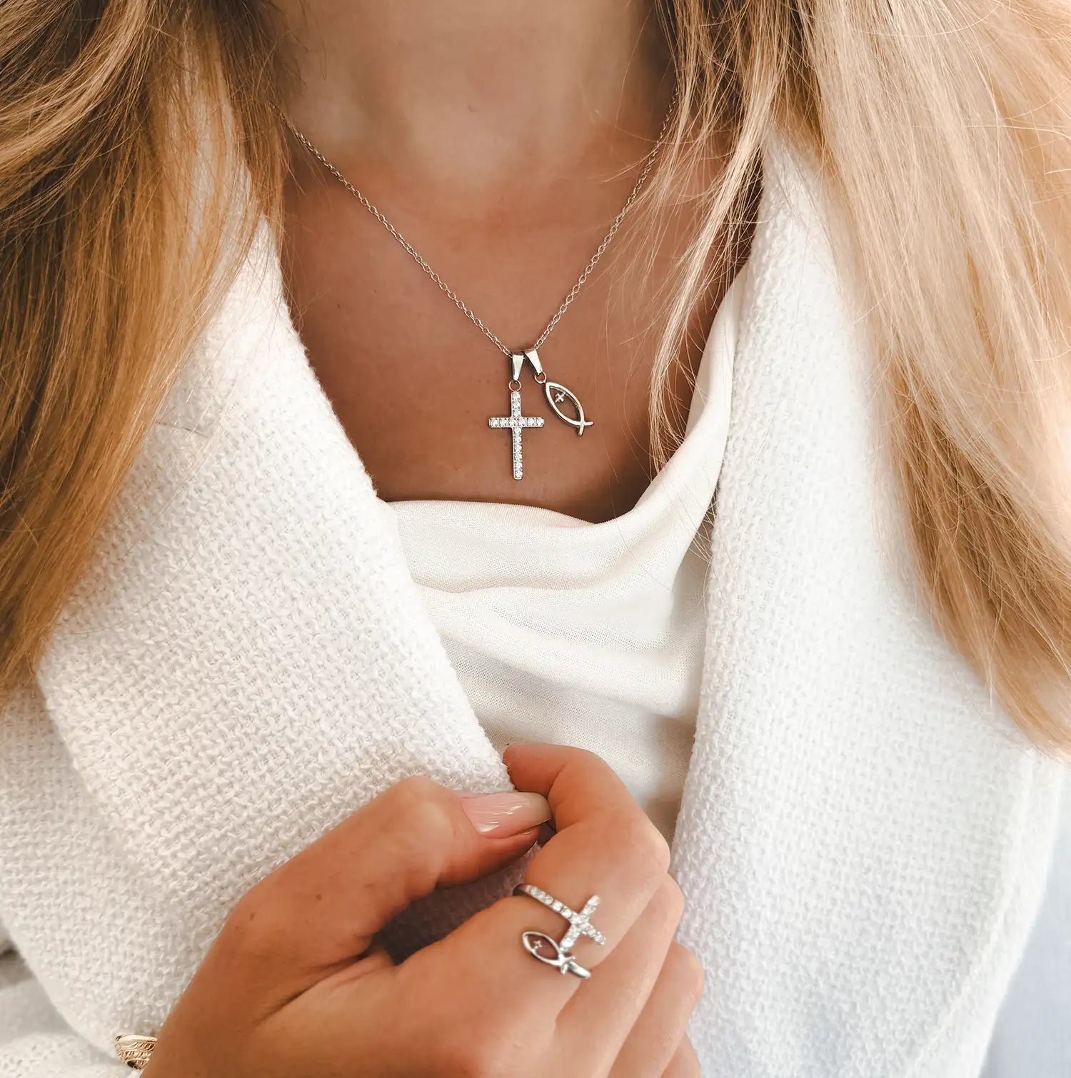 Silberne Ichthys Fisch Kreuz Halskette mit Zirkonia ring