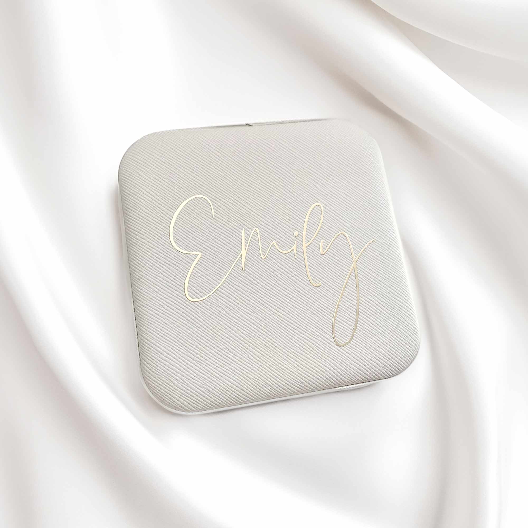 Personalisiertes Schmuckkästchen mit Name Geschenk in beige